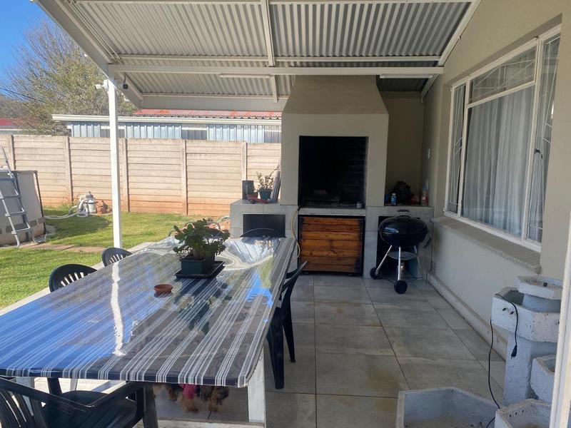 4 Bedroom Property for Sale in Bergsig Eastern Cape